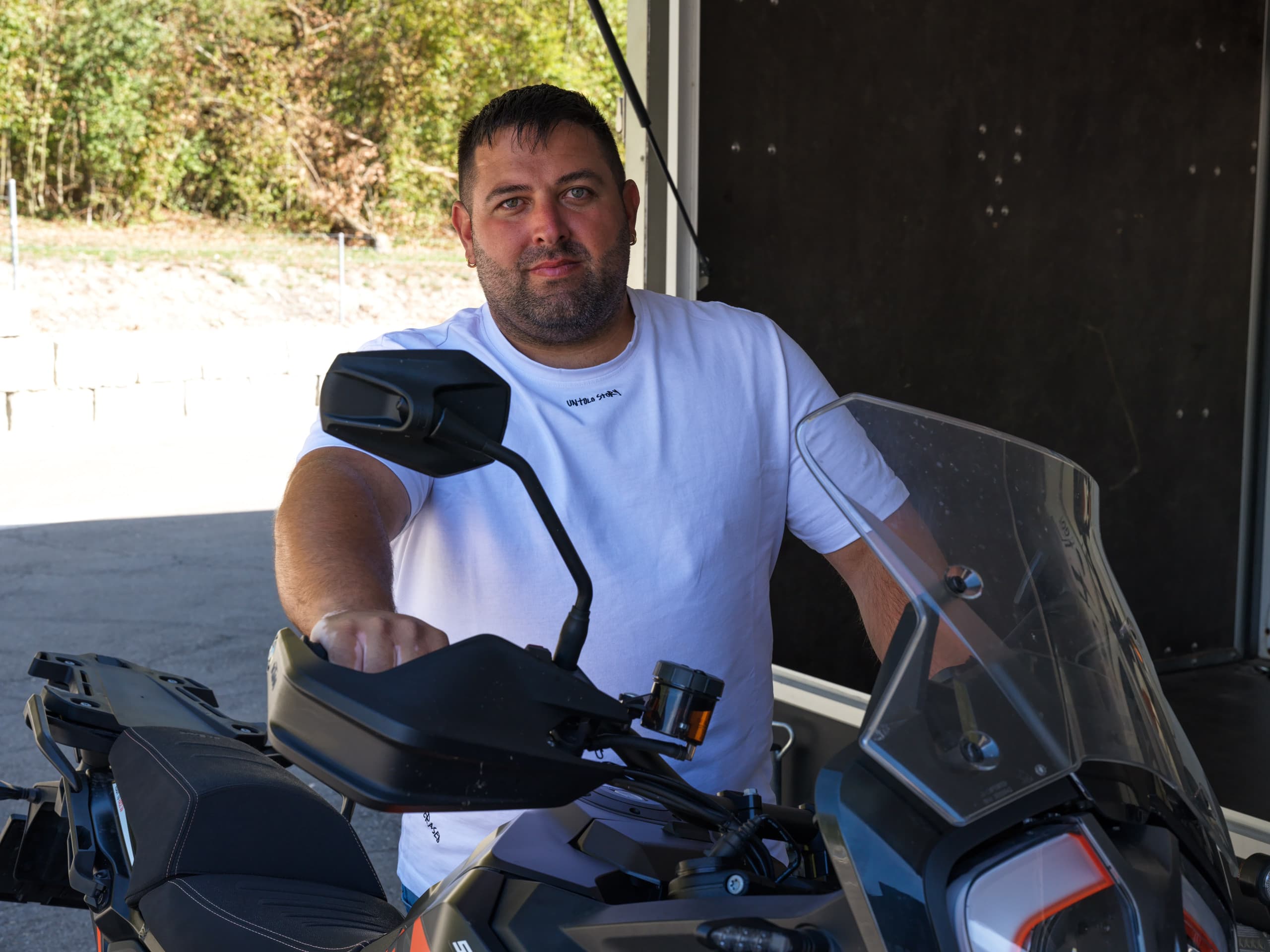 Tomi Caleta mit Motorrad